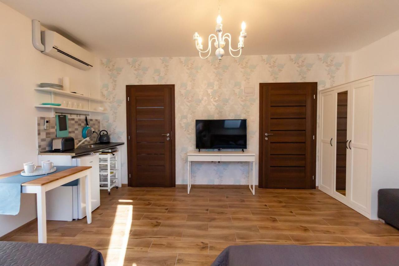 Arya Vila Piest'any Exterior photo